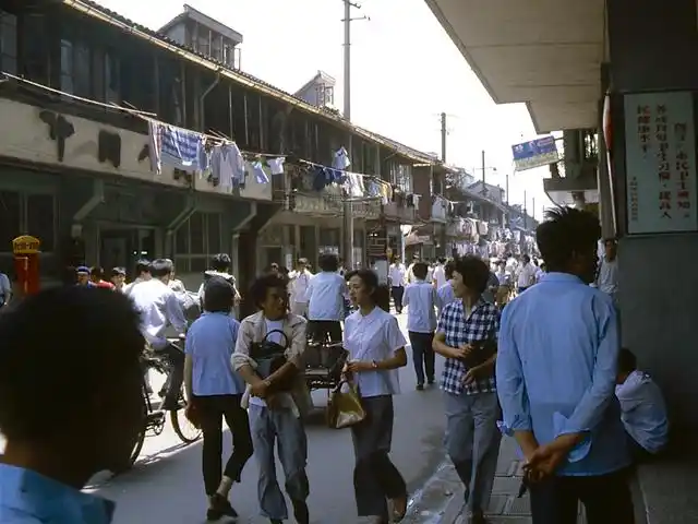 八十年代初的上海,让人怀念的那种味道