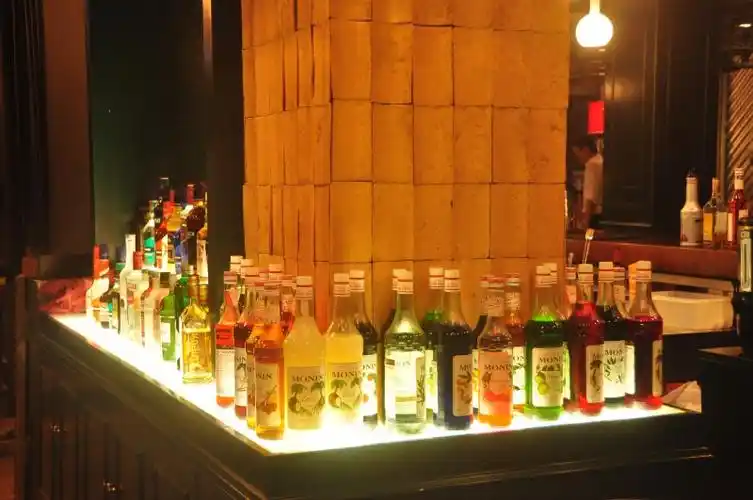 带着闺蜜初探德国船长餐吧,看吧台帅哥玩转鸡尾酒