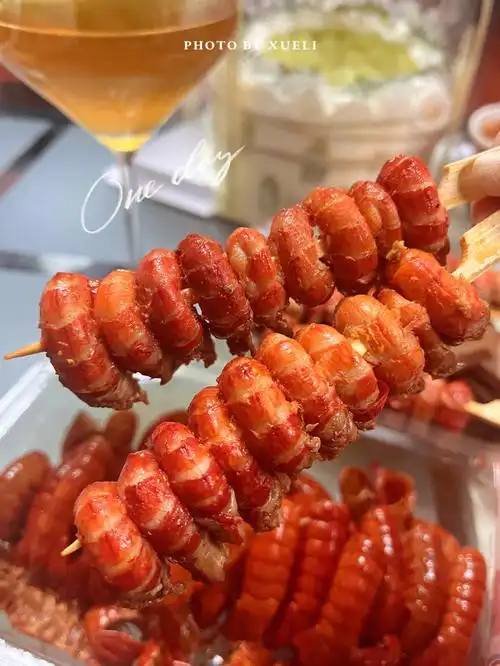 小龙虾02串着吃更美味单手吃虾