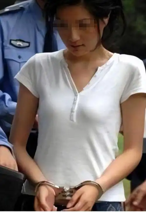 2005年女死囚毕丽梅被枪决火化前意外苏醒该补枪还是该赦免