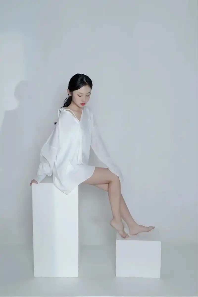 个人写真 #人像摄影 #写真情绪片 #新年 - 抖音