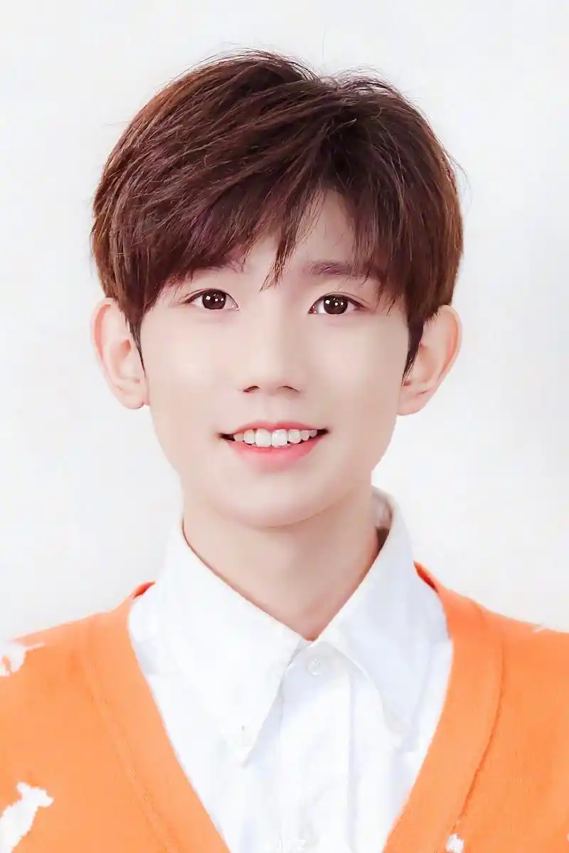 【王源·精致正脸】  众所周知tfboys-王源 ,王源哥哥的美颜360°无