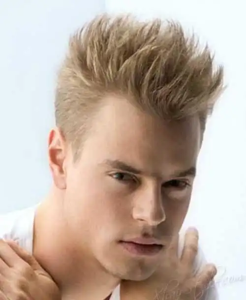 20款男士刺头发型 看看哪款发型在女生眼中最帅气有型!