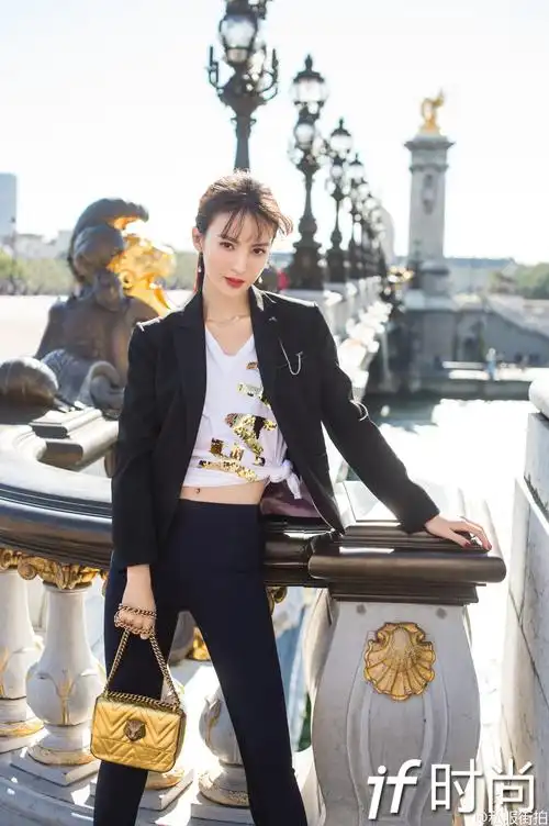 p>金晨,1990年9月5日出生于山东省济南市,毕业于北京舞蹈学院民族舞