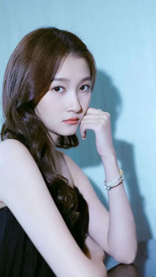 关晓彤性感优雅写真手机壁纸