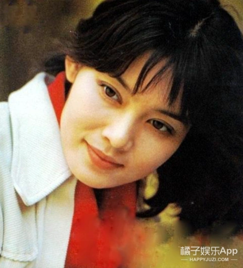 宋丹丹,虽然靠着演喜剧才广为人知,但千万别对她年轻时的颜值有误解▽