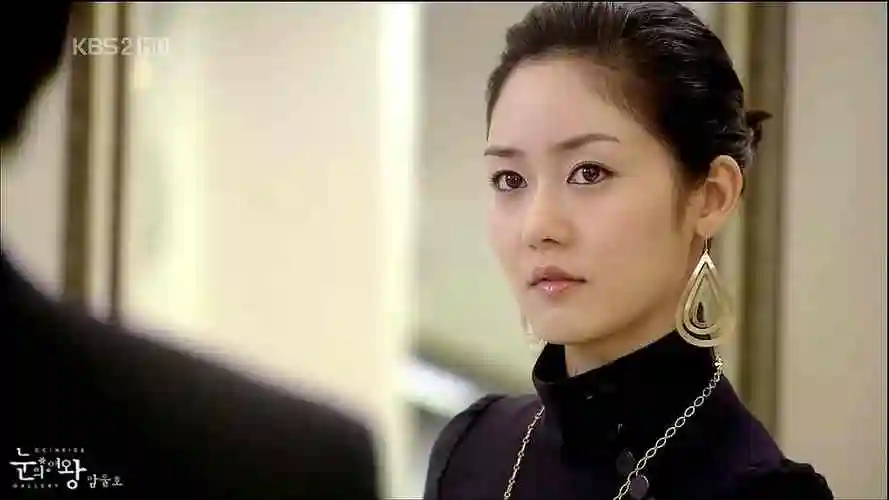 p>成宥利(sung yu ri),1981年3月3日出生于德国巴登,韩国女演员,歌手