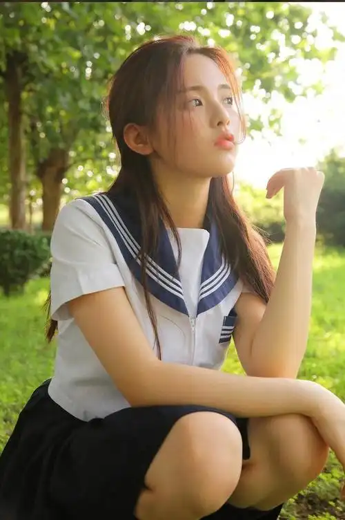 杨超越早期泳照曝光太"野"了,当她下水的那一刻,心动了!