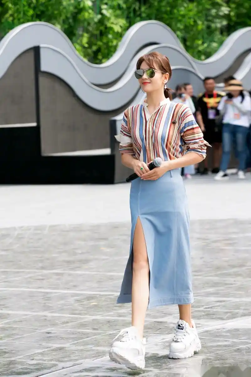 期待刘涛央视中秋晚会的舞台.