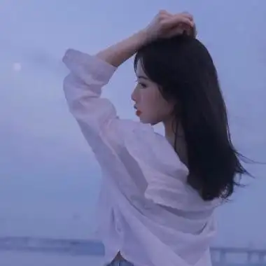 女生伤感绝望头像图片失恋后的伤心样子