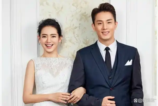 戚薇一家3口香港被偶遇!8岁lucky身高猛涨染粉发,背1.7万双肩包