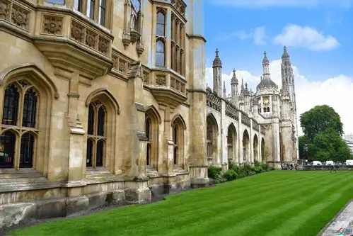 8剑桥大学建筑.jpg