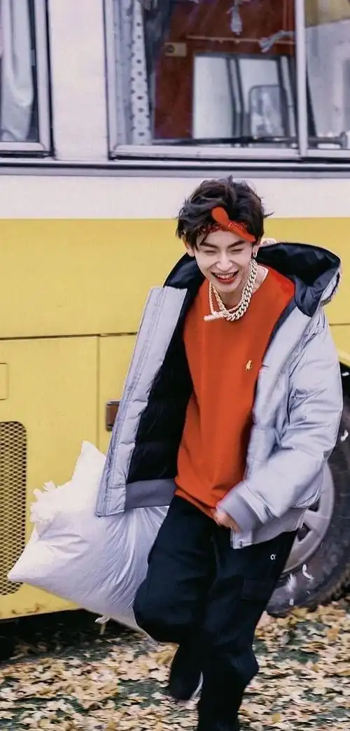 王琳凯壁纸|偶尔想你,经常偶尔