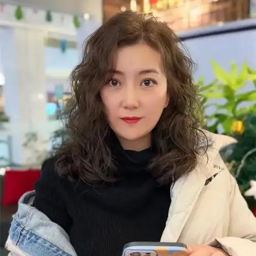 栗棕色适合什么年龄染,栗棕色头发(适合五六十岁女人的烫发)