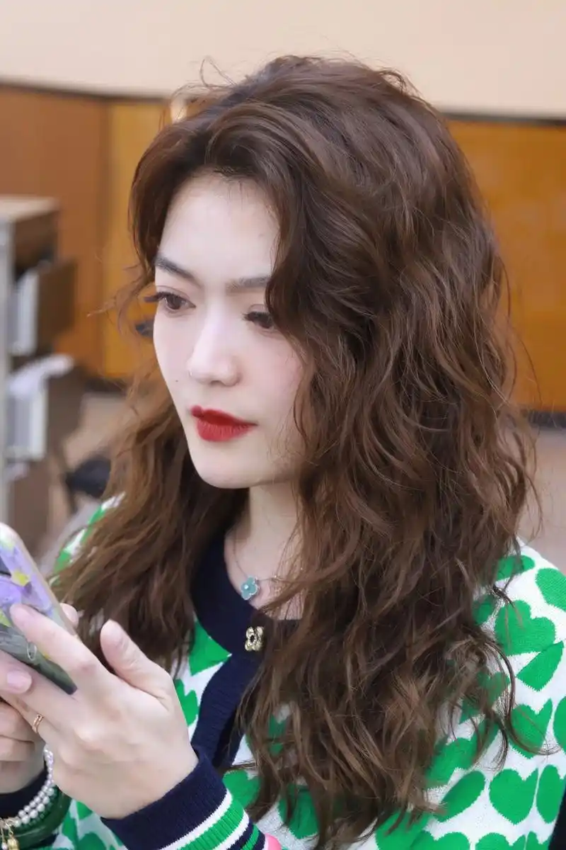 看完我们的客片出品你还要去别的店子烫头发吗02直接 - 抖音