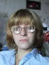 近视按程度分,近视度数大于600度(儿童>400度)的屈光不正叫高度近视.