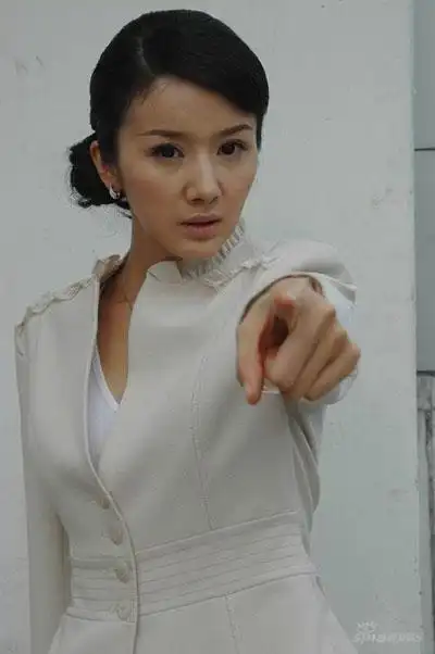 p>孙菲菲,1981年2月21日出生于陕西省西安市,中国内地女演员,毕业于