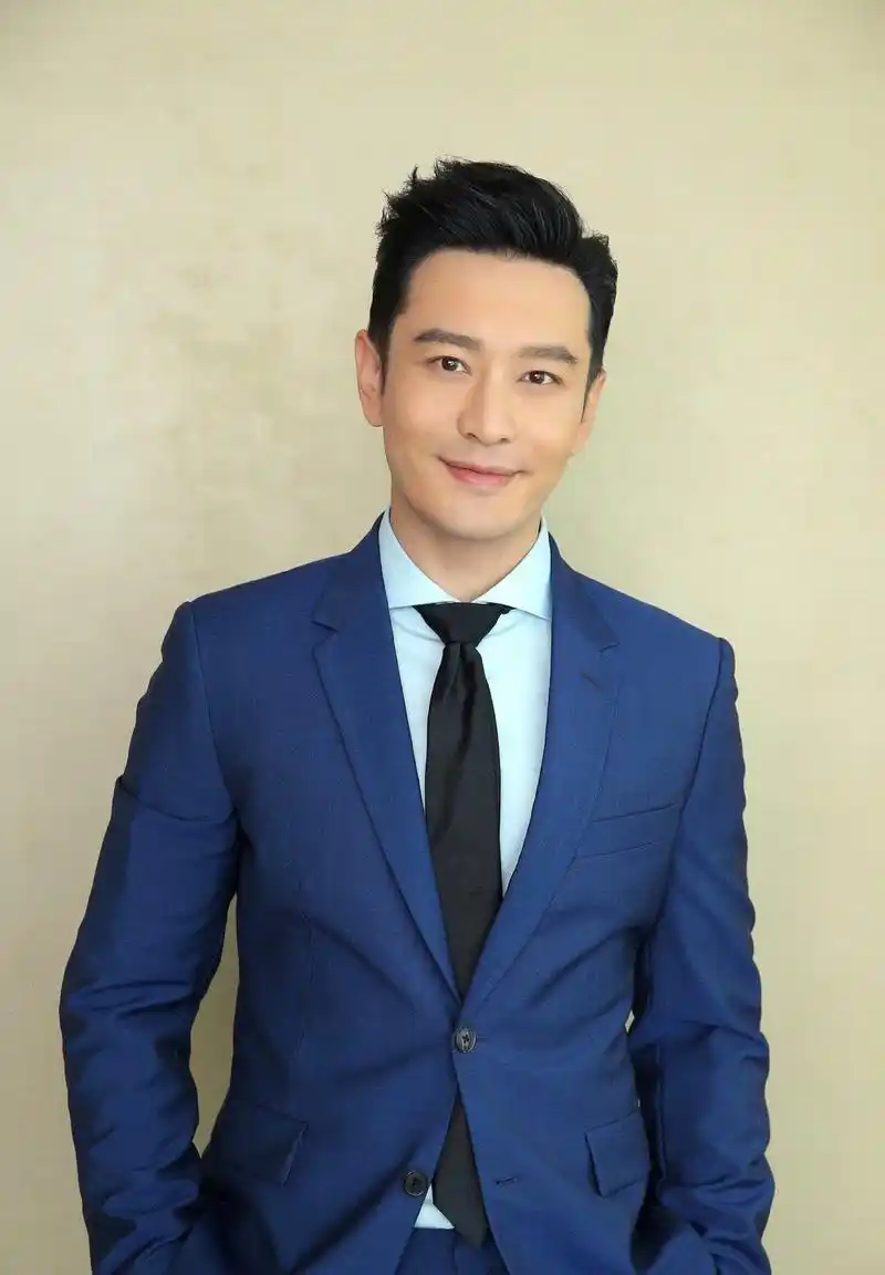 嫌弃真人秀节目里的黄晓明?可他在作品中颜值还是可以的