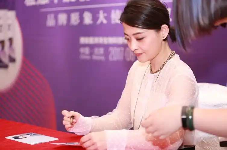 【艺人代言】著名影视巨星梅婷 携手 雅慧奶粉 助力品牌提升