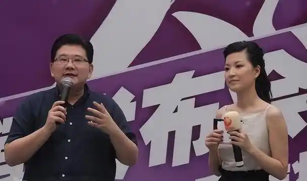 从"上海第一主持人"沦为全网笑柄,曹可凡最终还是走到这一步