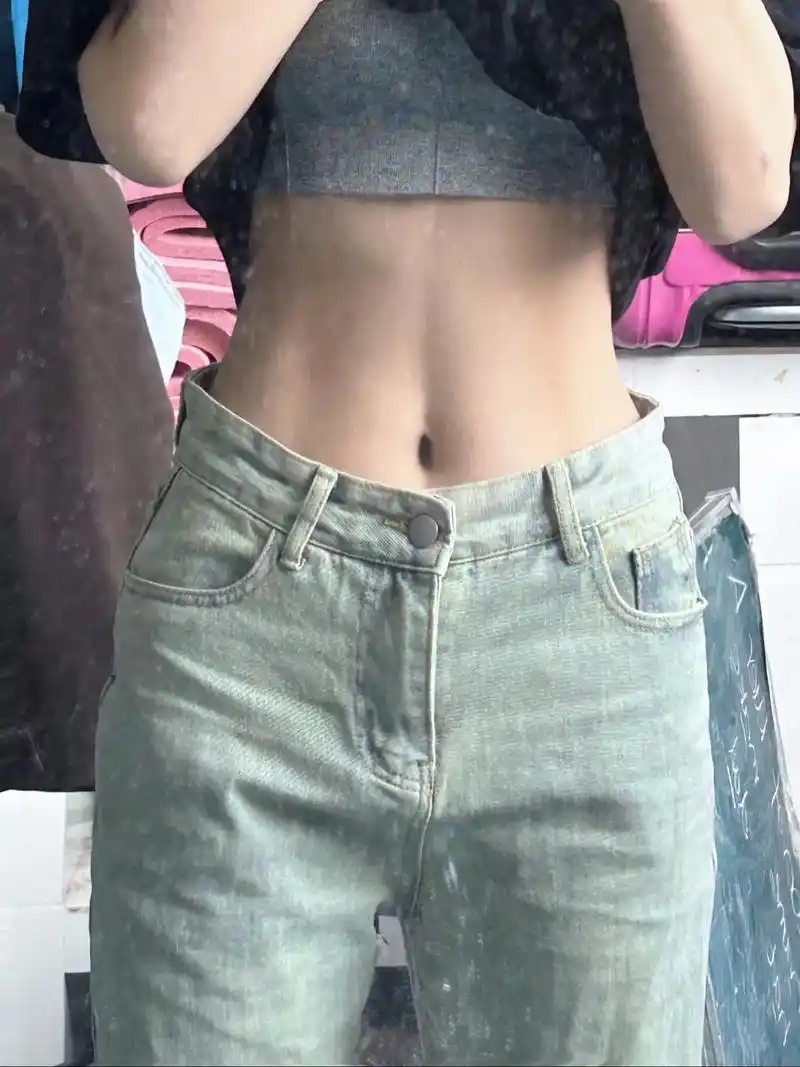 转身就是路人甲 #马甲线 #女大学生 - 抖音