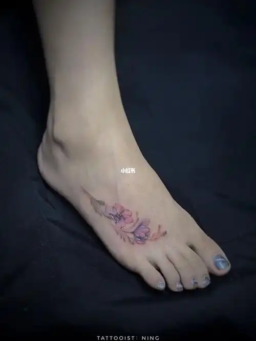 杭州纹身脚背水彩虞美人