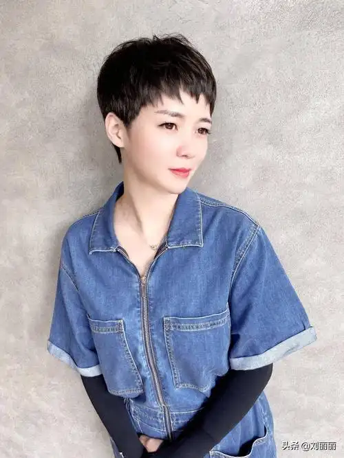 女人到了30岁短发推荐这4种效果出来都很好看