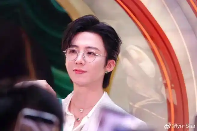 捡到一些路人拍的刘宇宁