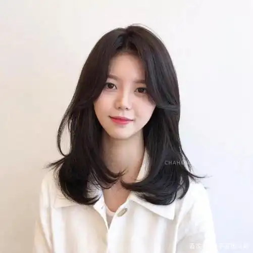 八字刘海造型烫