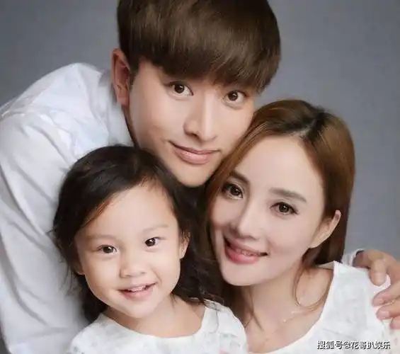 事件发酵,遭二次元网友怒怼,承受不住道歉销号_父母_李小璐_贾乃亮