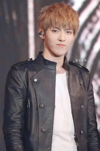 谁有exo吴亦凡的图片?谢谢了.