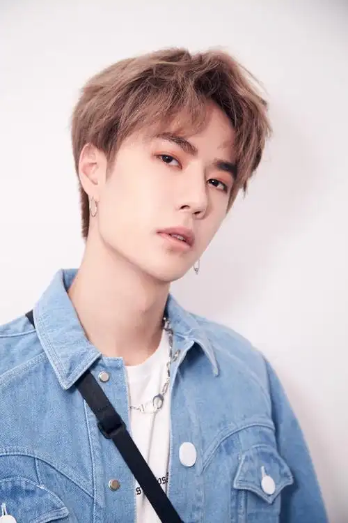 官博更博:#王一博# · #王一博创造101