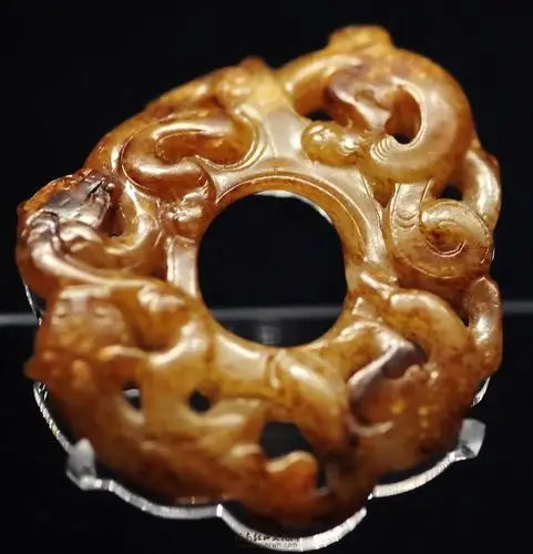 上海博物馆馆藏玉器(春秋战国汉晋)对应任南古玉鉴定法