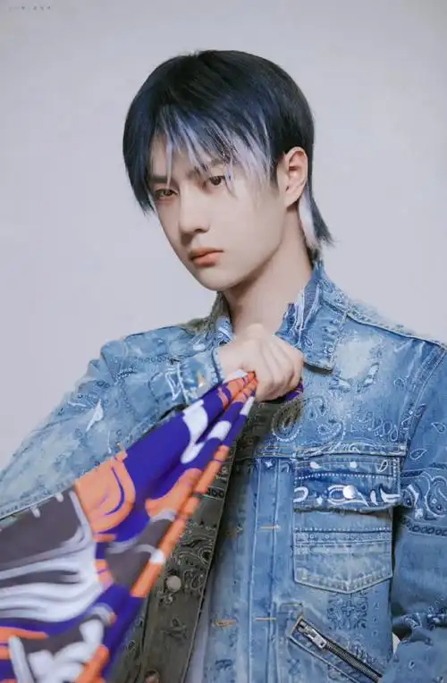 王一博这就是街舞#//#王一博#    酷博,告诉我,你怎么什么造型都能