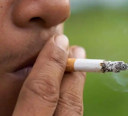 对于那些自制力差,烟瘾比较大的男人而言,2天1包烟不在话下,短期内