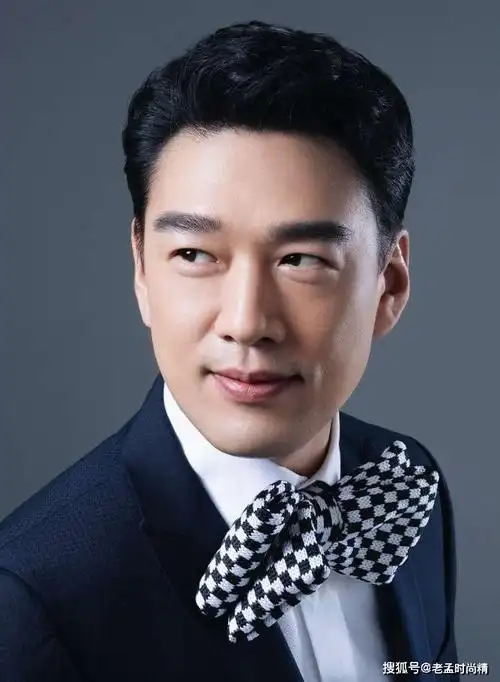 "宝藏大叔"王耀庆,荧屏上的高富帅,现实中为"省钱"而结婚_表演