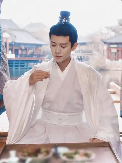 任嘉伦|《周生如故》小南辰王的眼神杀