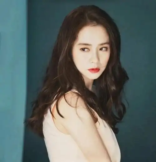 拍完全裸戏差点被退圈靠一部综艺活过来了