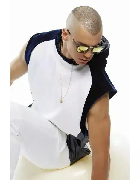 nicola formichetti为brandon good定制了一个锅盖头,非常的引人注目.