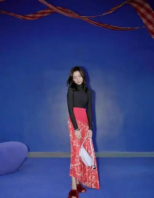 董洁晒视频为儿子顶顶庆生15岁顶顶身高超越妈妈帅气十足