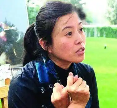 丁嘉丽:年轻时没管好下半身,对不起一双儿女,余生都在忏悔