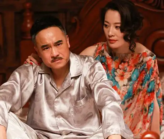 图秘密的背后电视剧何翯演绎铿锵狱中花