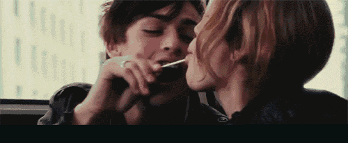 你最反感哪些秀恩爱的行为?