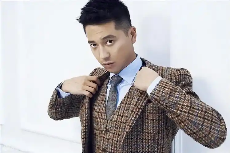 回顾演员王雷娶相爱7年女友李小萌结婚9年无绯闻40岁成视帝