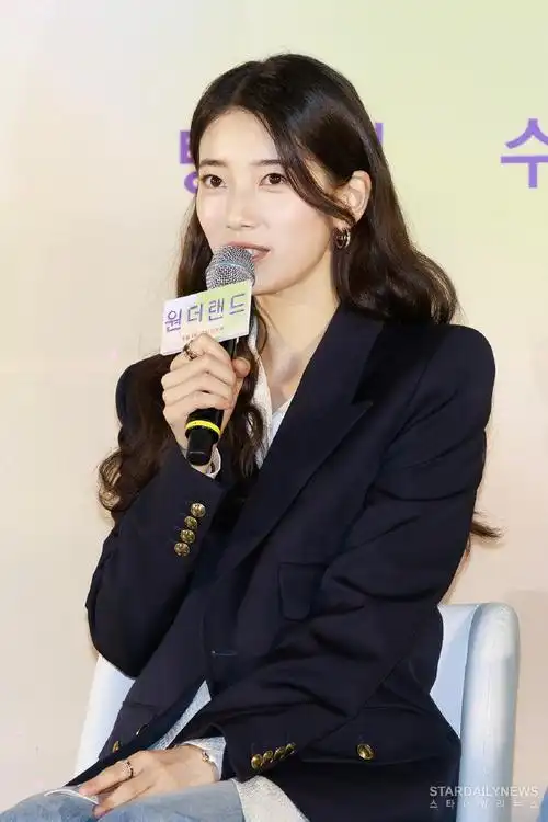 今天是霸总裴9815@missasuzy  #汤唯秀智同框