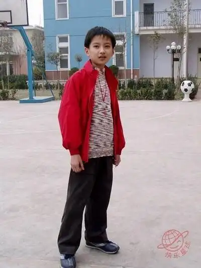 周乾畅 / 孙格 / 赵克明 / 张惠民(导演)剧情概要:丁凯乐(李瑞 饰)