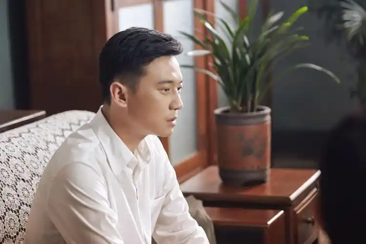 徐洪浩《风再起时》热播 经济浪潮引集体回忆