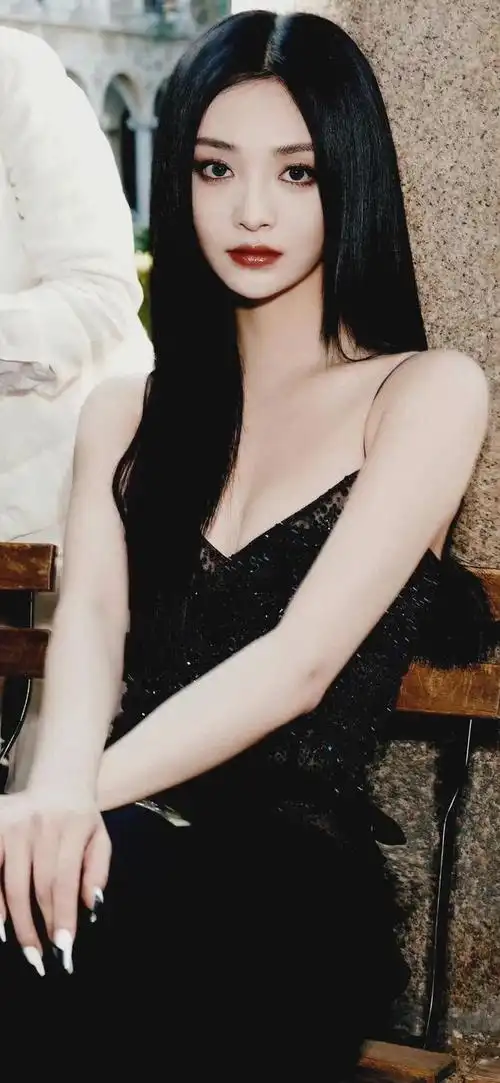 女星周洁琼荣获"年度时尚魅力艺人",美貌动人亮相|韩国|模特|乐器