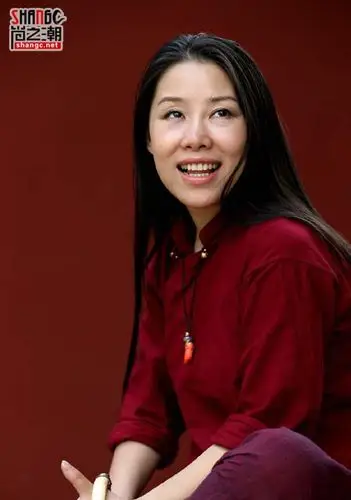 李玉刚老婆是异国卓娅 那刘德华老婆表妹李雨儿又是谁?