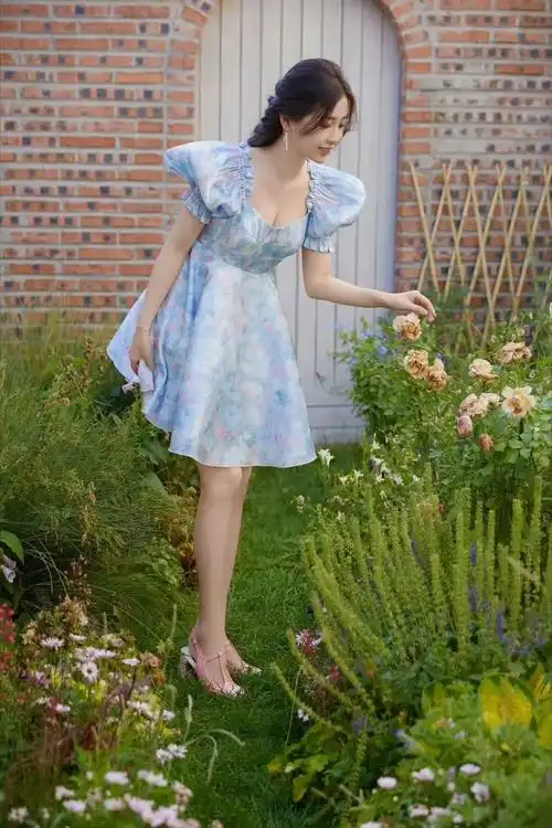 究极美人虞书欣洛丽塔田园风写真第一张就是王炸哦